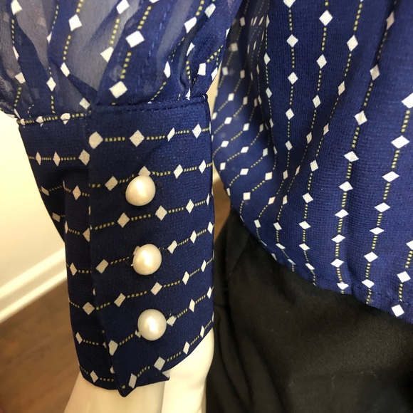 Elegant Blue Blouse - Picture 6 of 6